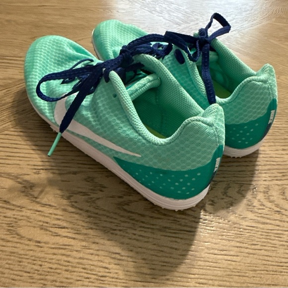 NIKE Rival D 9 Green Glow White Mid Distance Track  Shoes Womens Sz 8 No Spikes - Picture 2 of 4